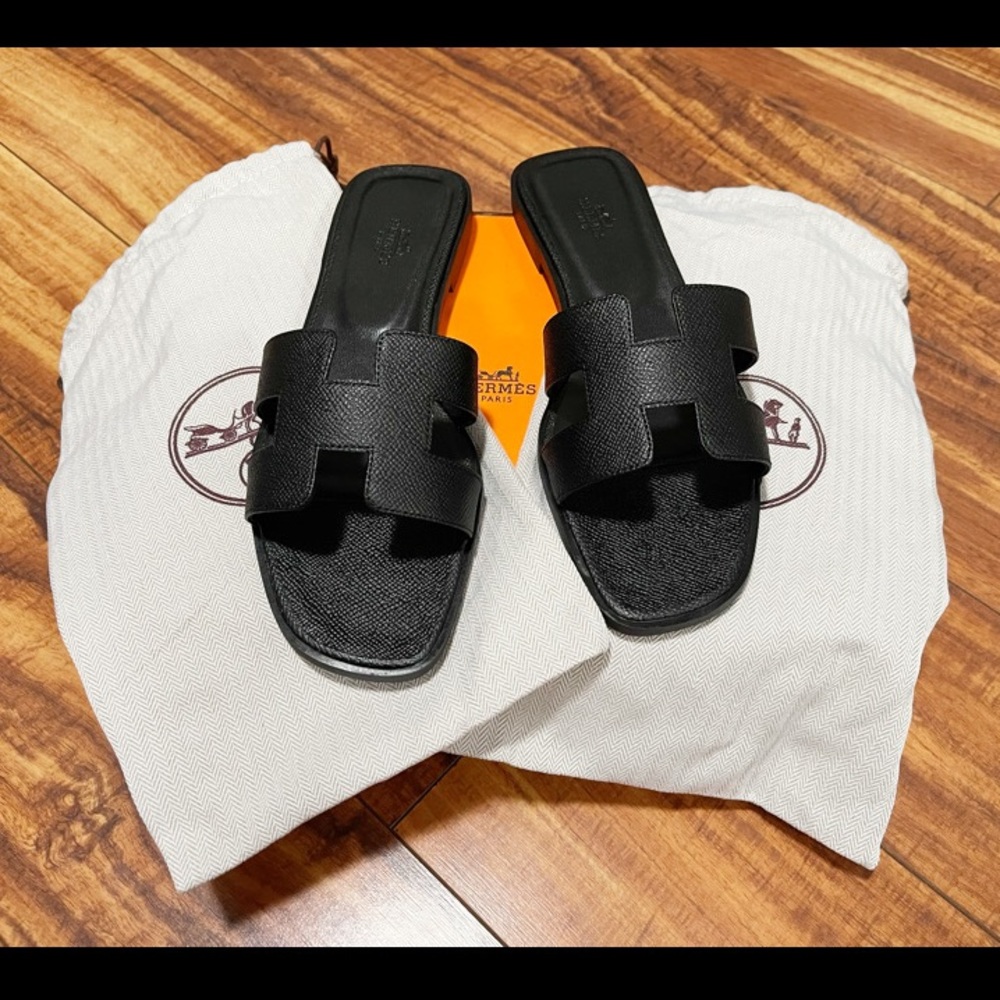 H Sandals